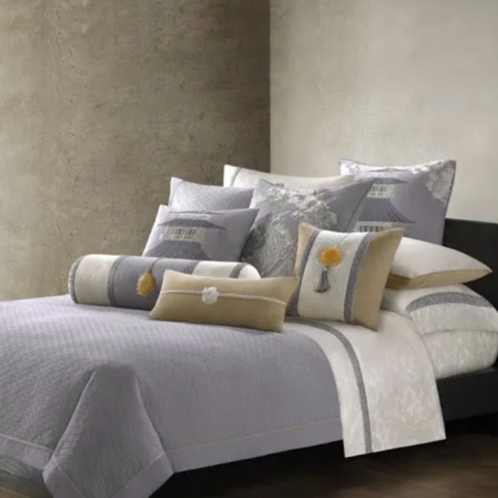 Natori Lotus Temple Coverlet